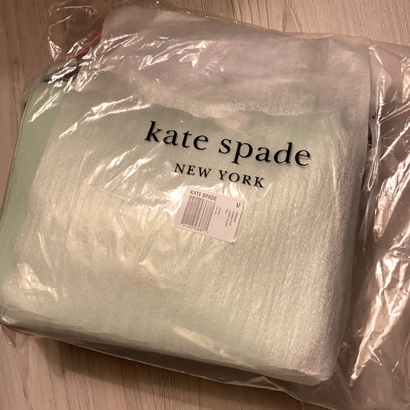 New Kate Spade Anyday medium shoulder bag with tags ⭐️⭐️⭐️⭐️ - Picture 5 of 14
